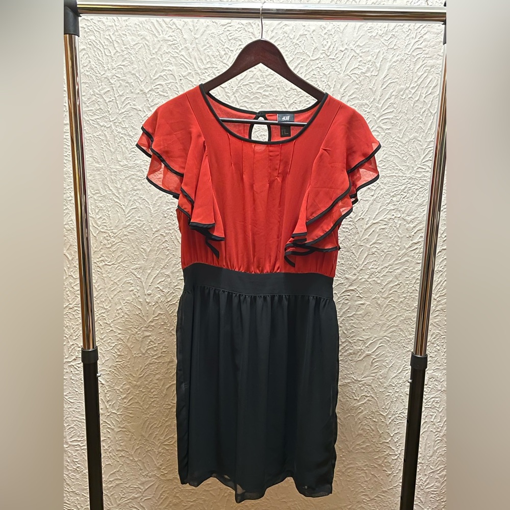 H&M knee-length dress NEVER BEEN WORN size 10
